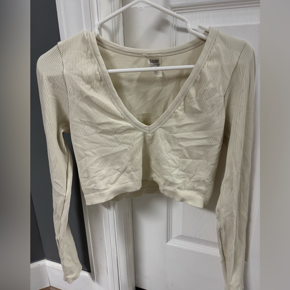 Aritzia rubbed long sleeve top
